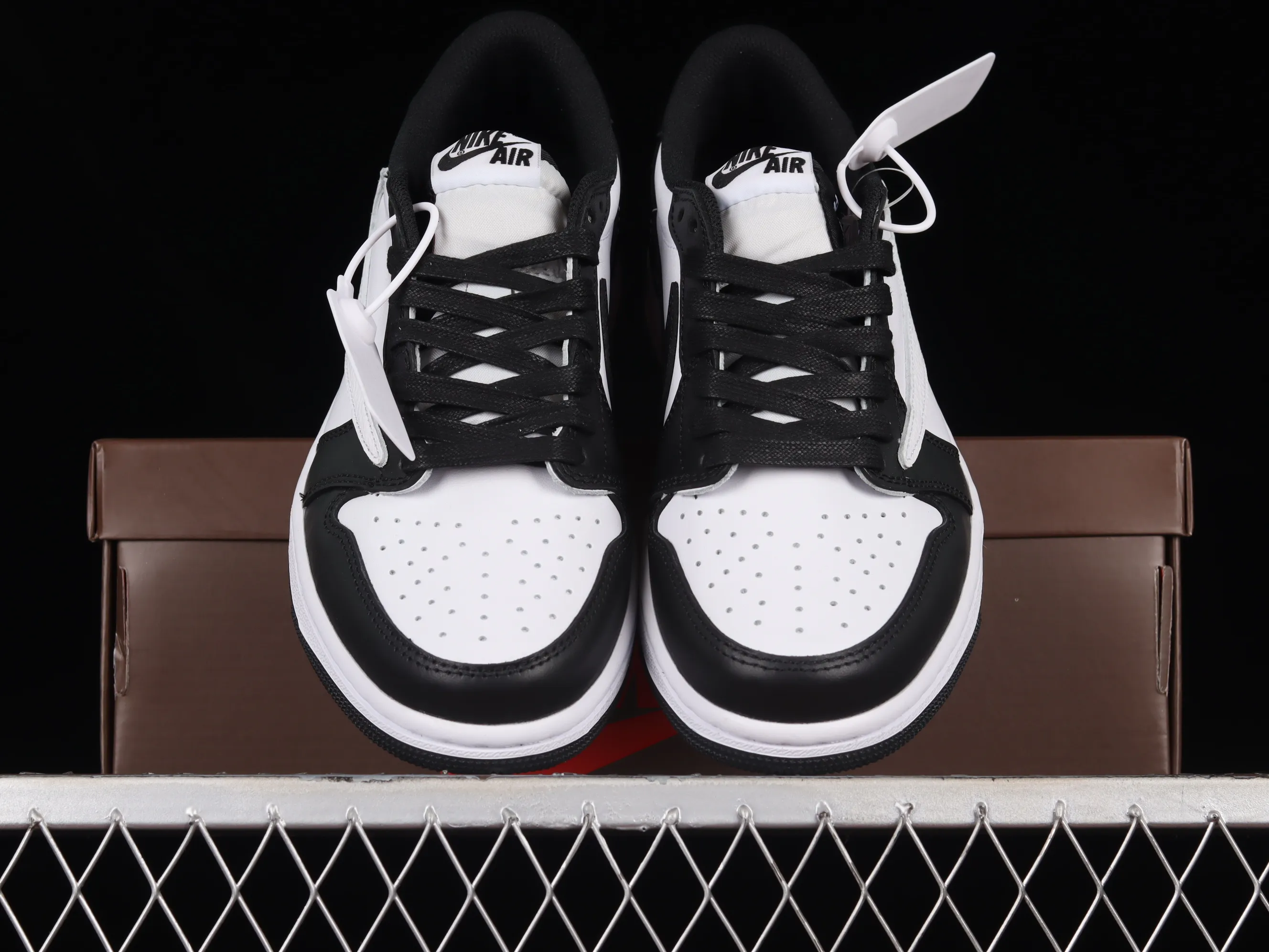 All Categories Air Jordan Jordan series basketball shoes Air Jordan 1 Low Travis Scott x Air Jordan 1 Low OG AJ1 Joe 1 black and white overhead low-top basketball shoes DM7866-007